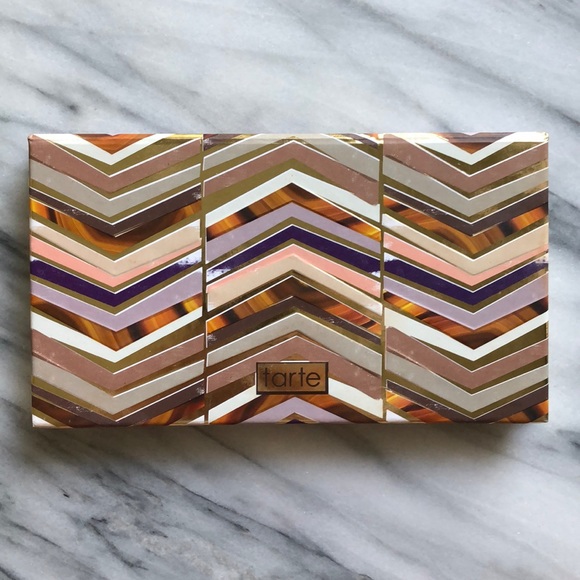 *SOLD* Tarte Clay Play face shaping palette Vol. 1 - Picture 2 of 3